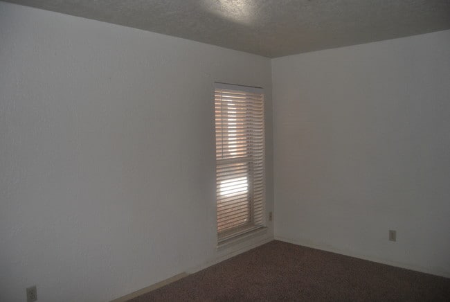 4433 N Stanton St Unit 1