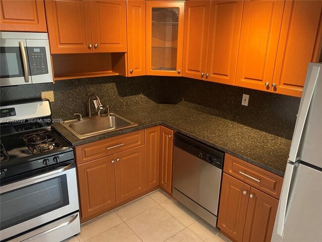 Building Photo - 13120 SW 92nd Ave Unit B-222
