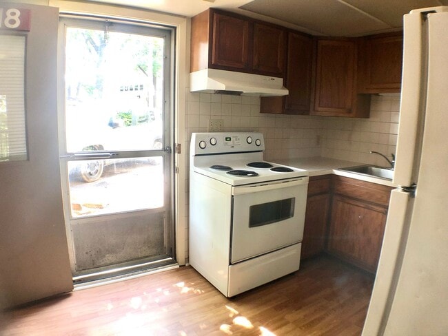 Photo - $1,200 - 2 Bed/1 Bath Private area near th... Unit 1