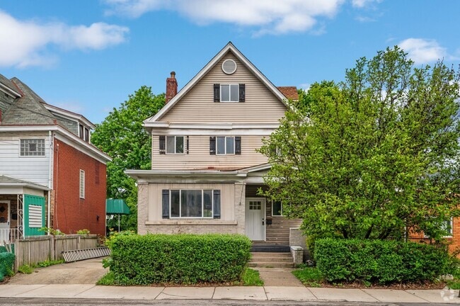 Building Photo - 5 bed 2 bath - Great Brookline location.  ... Rental