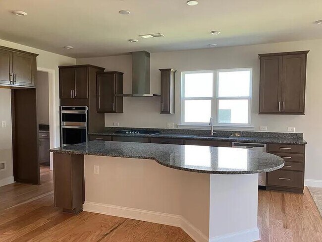 Photo - 2820 Paddle Point Ln