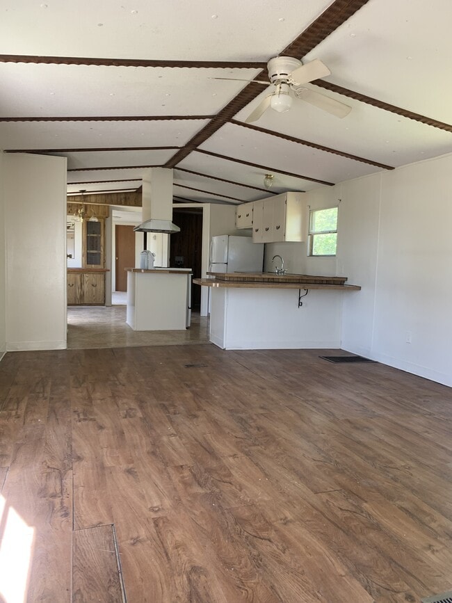 Photo - 1713 Roscoe Howey Rd