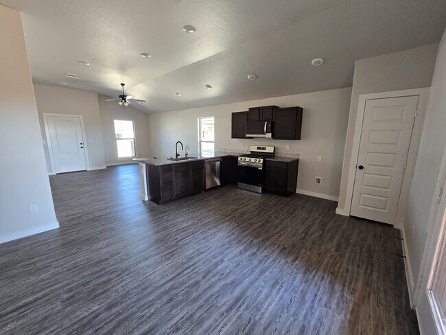 Photo - 528 Boxelder Dr