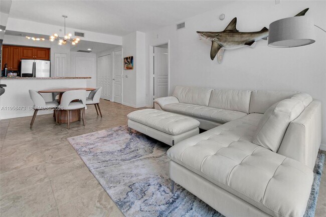 Photo - 350 SE 2nd St Unidad 1640