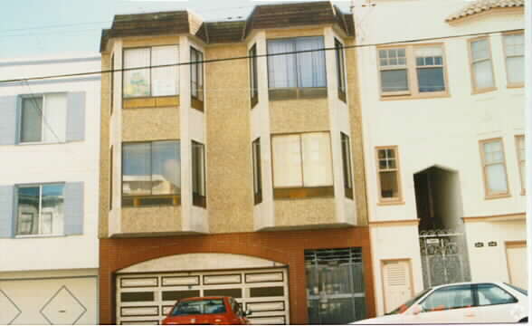 Photo - 2737 Clement St