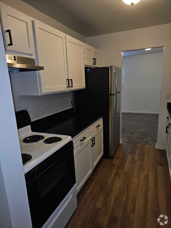 Building Photo - 5856 Highview Dr Unit Highview Drive 5856-02 Rental