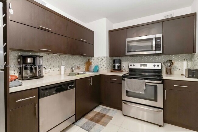 Photo - 2 Bayview Dr Unit 2014