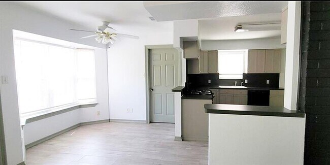 Photo - 16318 Forest Way Dr