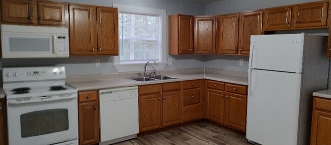 Photo - 763 Ergle St