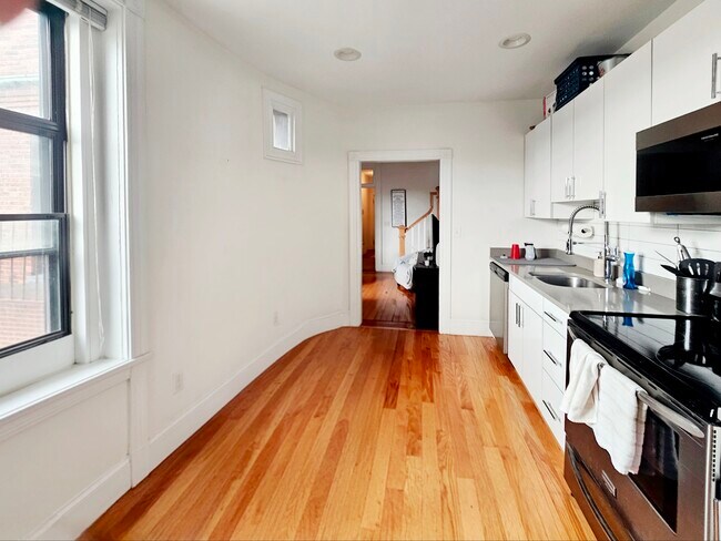 Photo - 501 Beacon St Unit 8