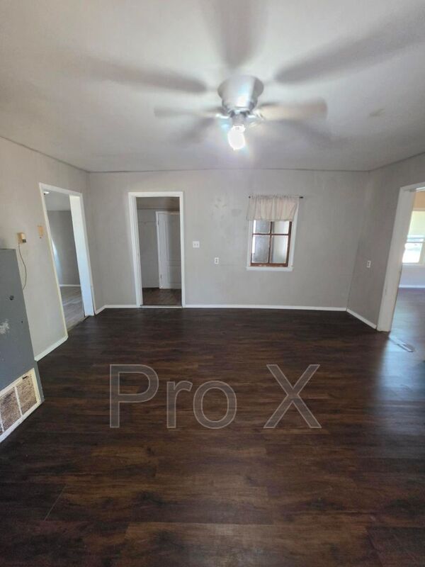 Photo - 1209 Poplar St