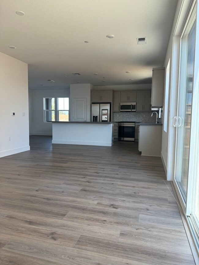 LivingAndSmartKitchen - 3106 Irish Mdw Wy