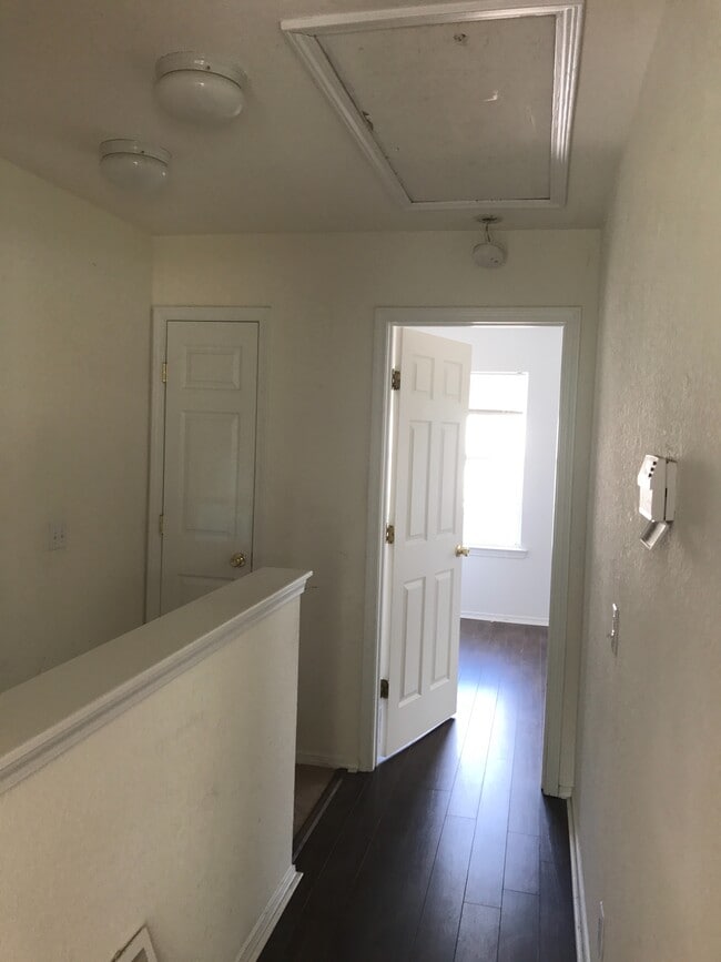 Photo - 431 Lake Park Way