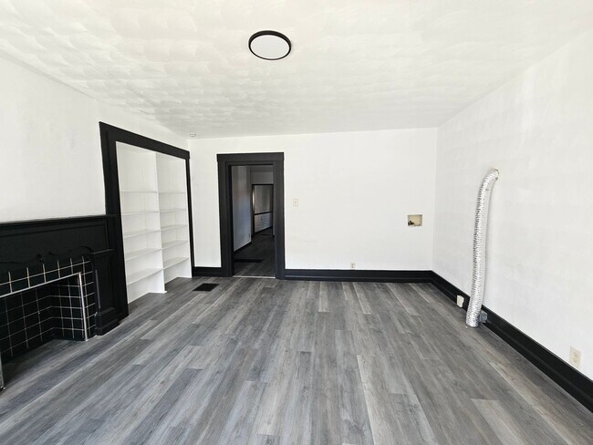 Photo - Fully Updated 4-bedroom 2 bath house for r...