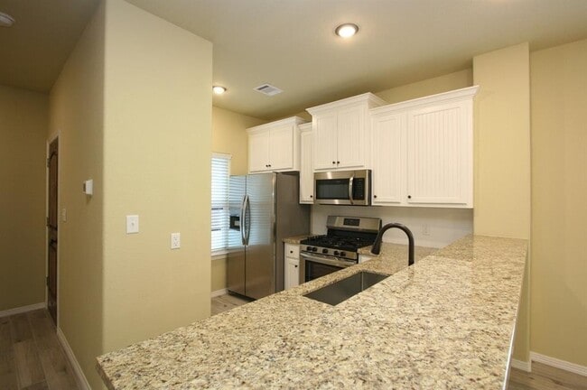 Photo - 298 Capetown Way Unit A