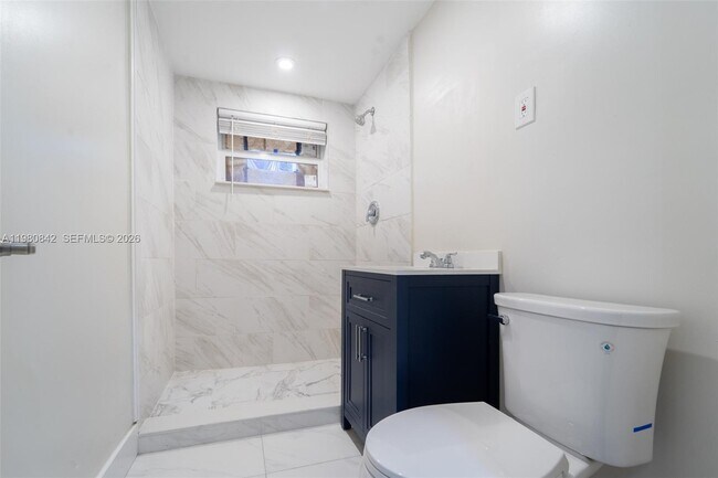 Photo - 1537 Jefferson Ave Unit 7