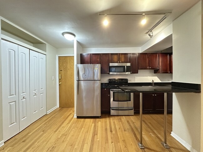 Photo - 4180 N Marine Dr Unit 4041