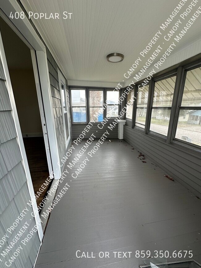 Photo - 408 Poplar St