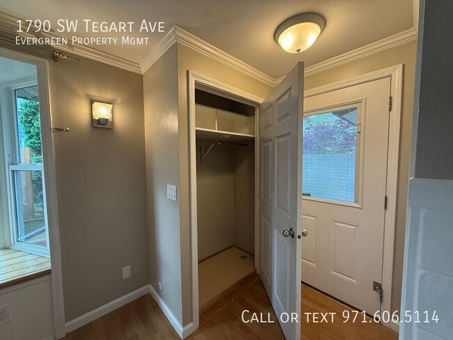 Photo - 1790 SW Tegart Ave