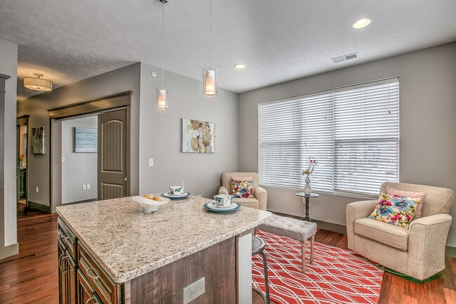 Photo - 1010 on the Lake