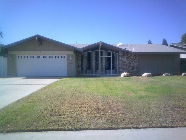 Building Photo - 6400 Cochran Dr Rental