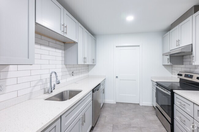 2BR, 1BA - 1,088SF - Kitchen