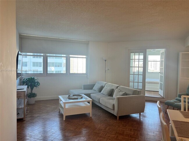 Photo - 905 Brickell Bay Dr Unit 1431