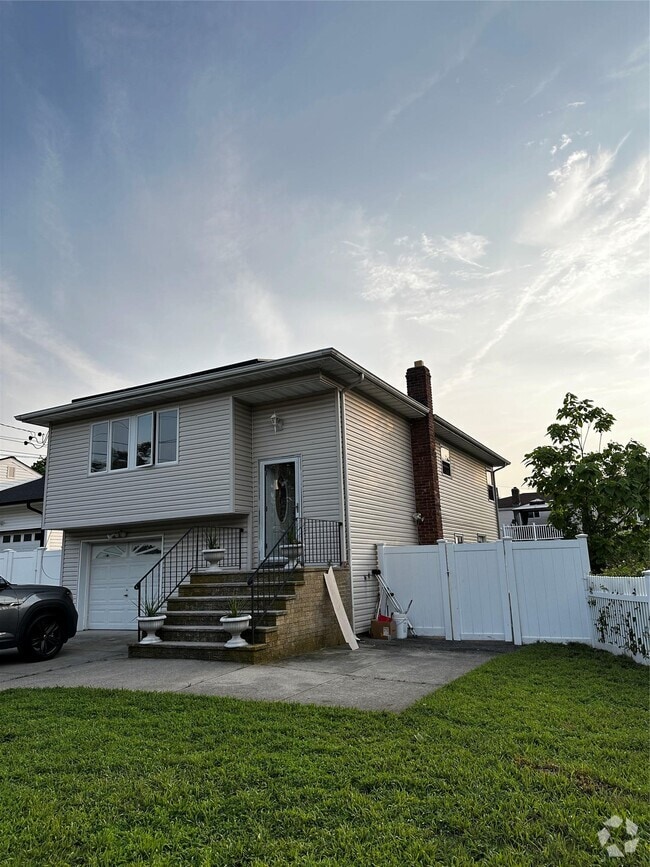 Building Photo - 457 Clocks Blvd Rental