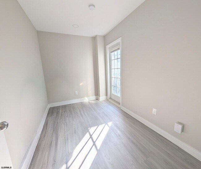 Photo - 101 S Victoria Ave Unit d2