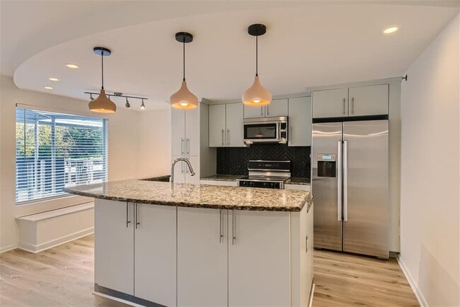 Photo - 41 Waller St Unit 207