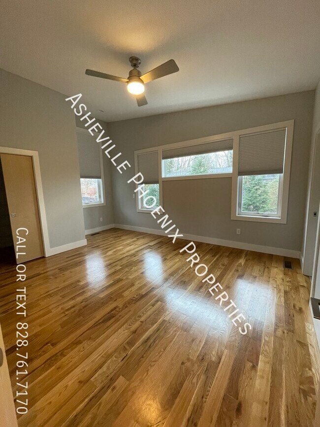 Photo - 18 Mauricet Ln House