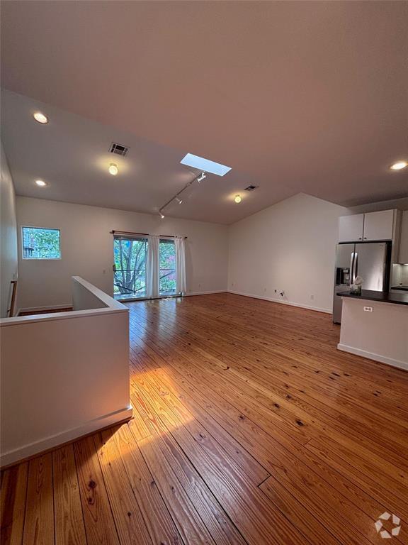 Building Photo - 5 N Ennis St Unit 5 Rental