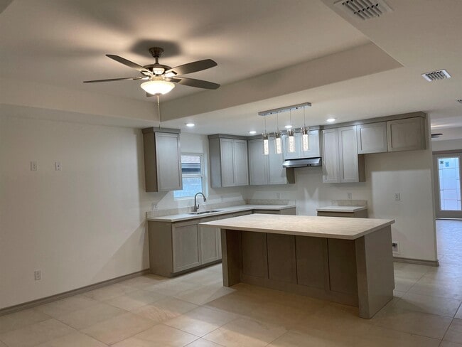 Photo - 121 Valladolid Ave