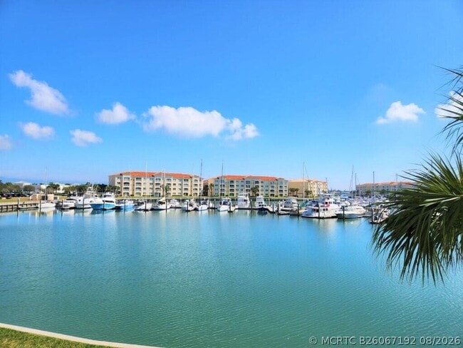 Building Photo - 6 Harbour Isle Dr E Unit 205