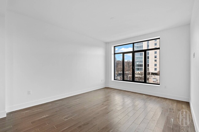 Photo - 10 Malcolm X Blvd Unit 4D