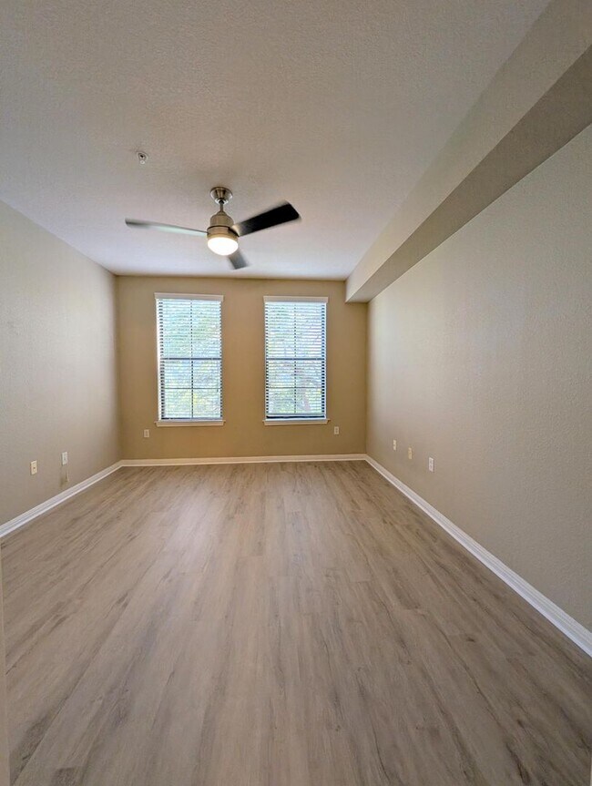 Photo - Clean, spacious renovated 1x1 with balconet