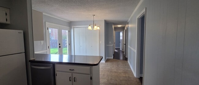 Photo - 100 Southburn Dr Unit A