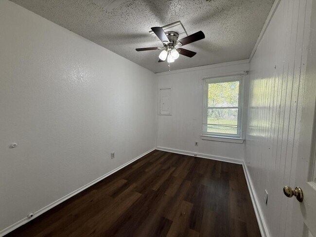 Photo - 5312 Humbert Ave