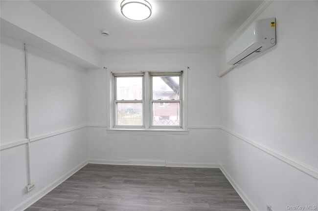 Photo - 2166 Brown St