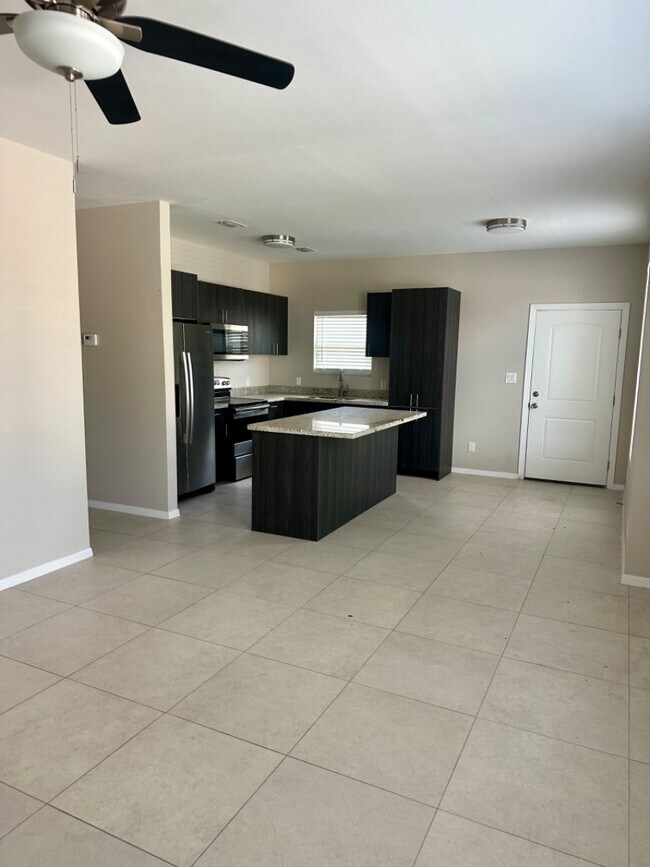 3008 Sabercat Ave