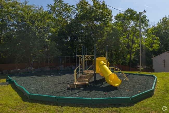 Polo Green Townhouses - Playground