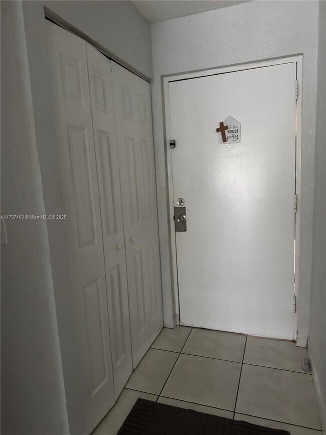 Photo - 1480 W 46th St Condo Unit 203