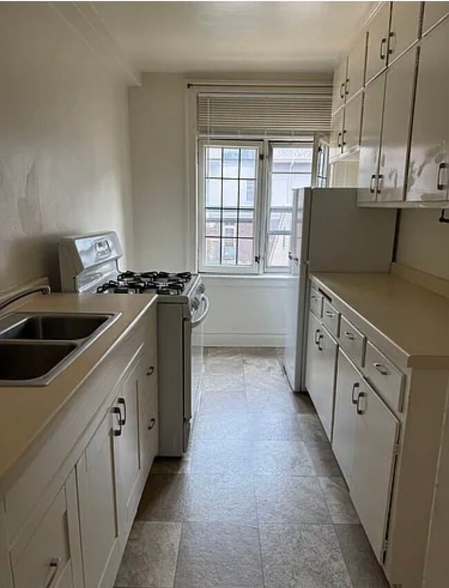 Photo - 2218 N Summit Ave Unit 200