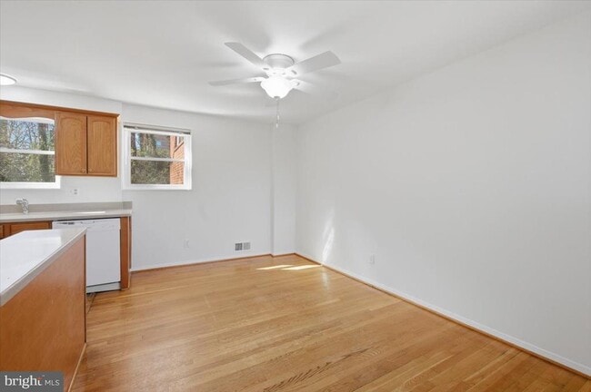 Photo - 5039 8th Rd S