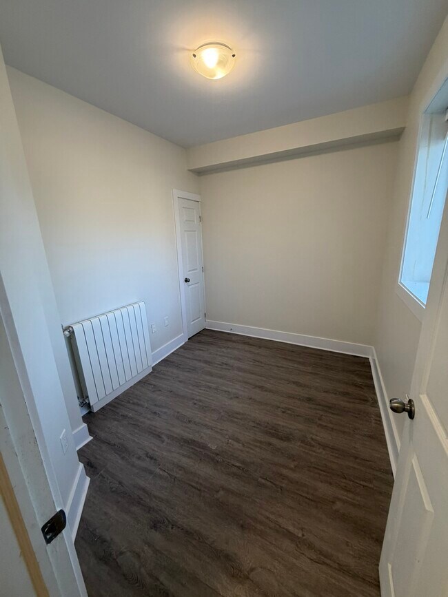 Photo - 466 Nelson St