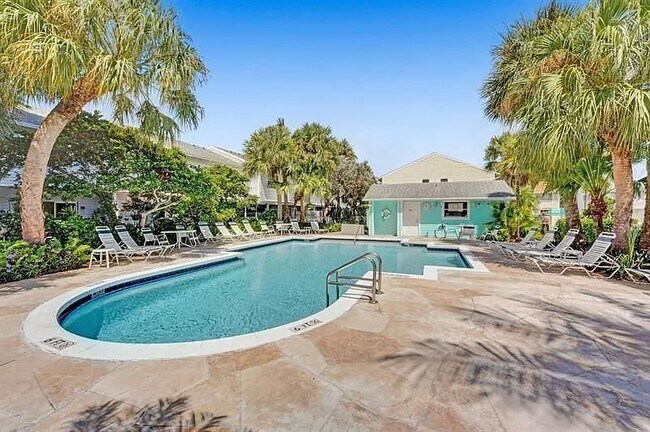Photo - 2643 NE 15th St