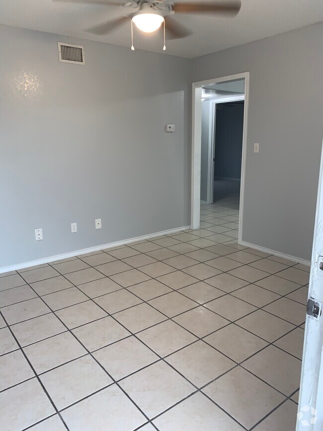 Building Photo - 5012 Austin Rd Unit #2 Rental