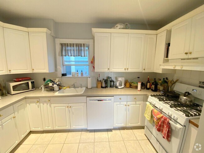 Building Photo - 72 Allston St Unit 2 Rental