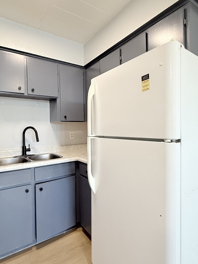 Photo - 591 Wellington Ave Unit 206