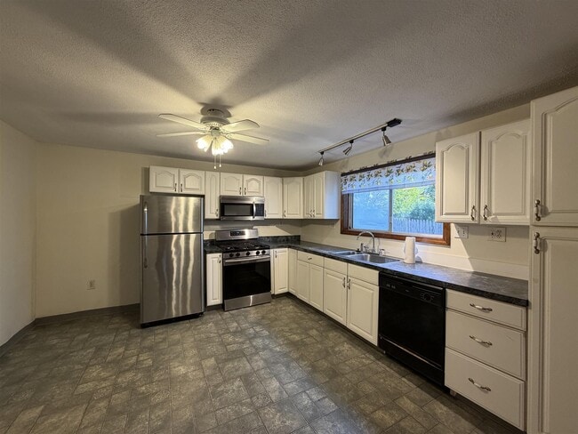 Building Photo - 45 Prescott St Unit 1